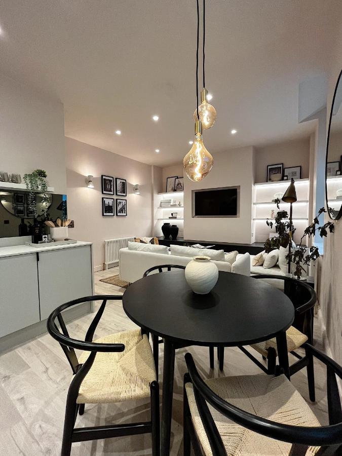 Luxury 2 Bedroom Flat In Central ทอดมอร์เดน ภายนอก รูปภาพ