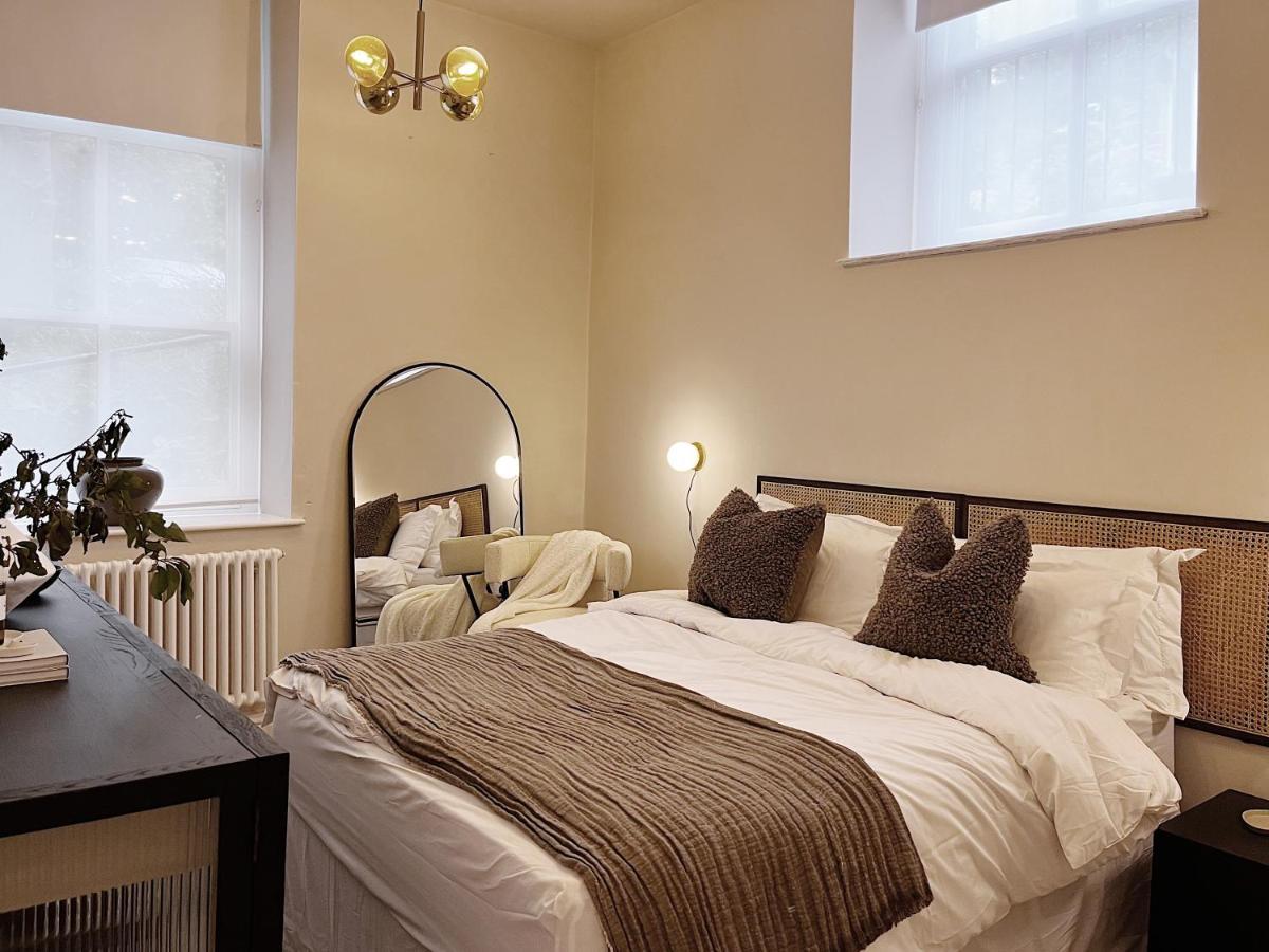Luxury 2 Bedroom Flat In Central ทอดมอร์เดน ภายนอก รูปภาพ