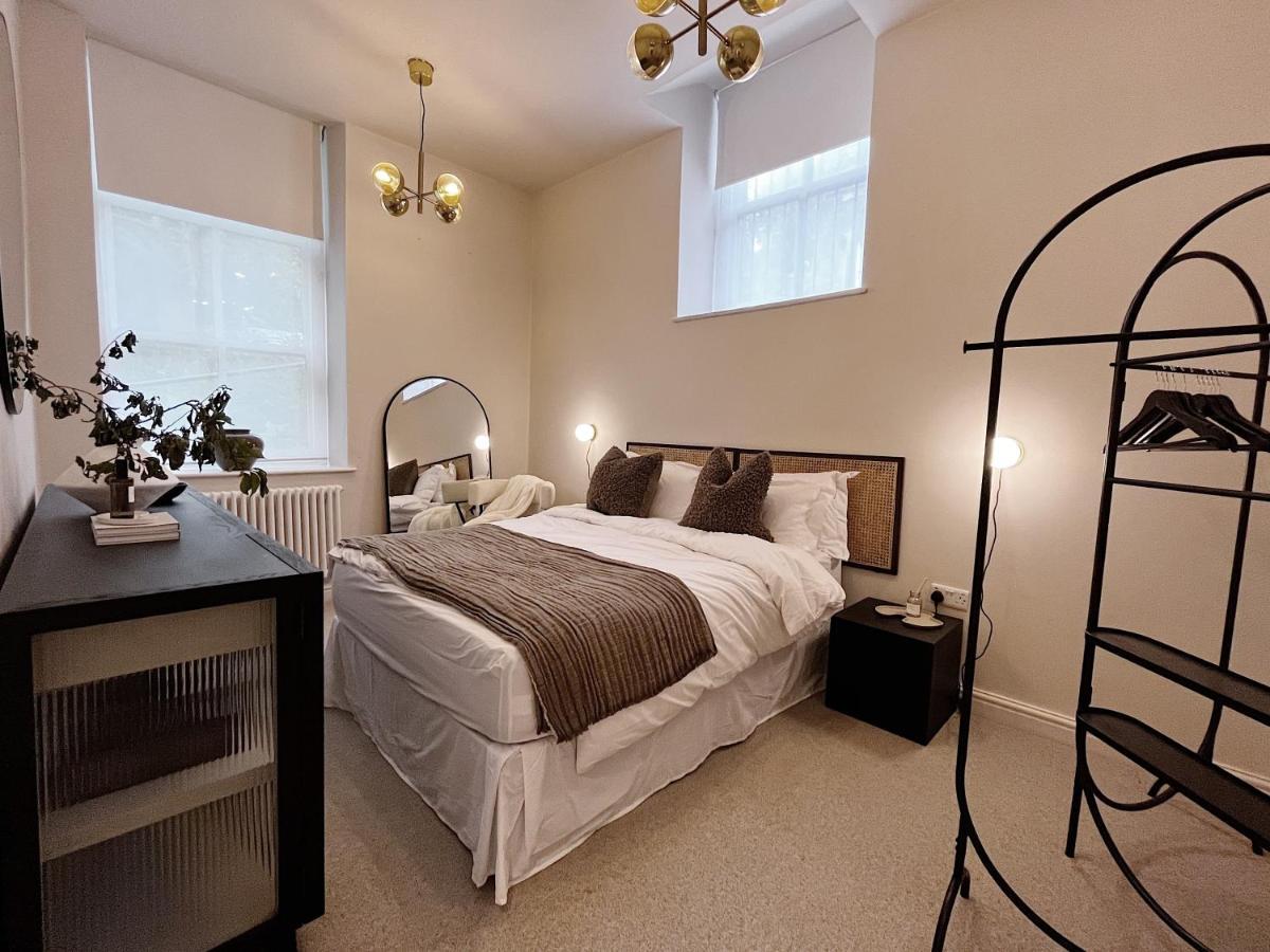 Luxury 2 Bedroom Flat In Central ทอดมอร์เดน ภายนอก รูปภาพ