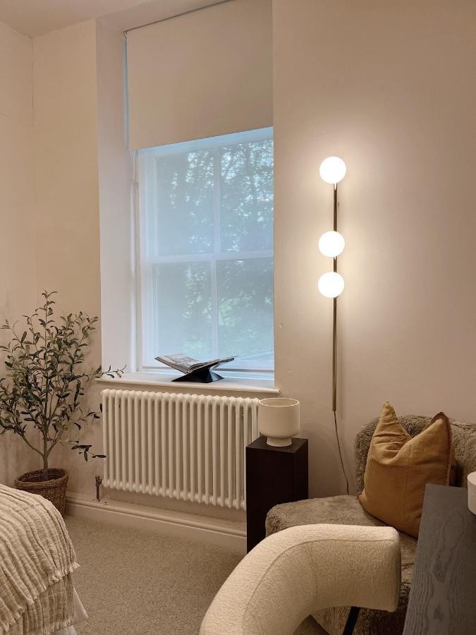 Luxury 2 Bedroom Flat In Central ทอดมอร์เดน ภายนอก รูปภาพ