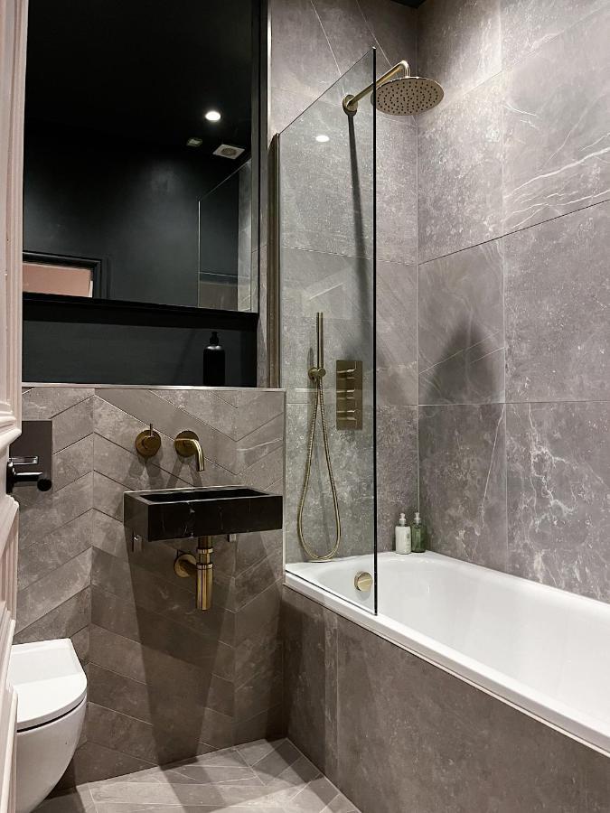 Luxury 2 Bedroom Flat In Central ทอดมอร์เดน ภายนอก รูปภาพ